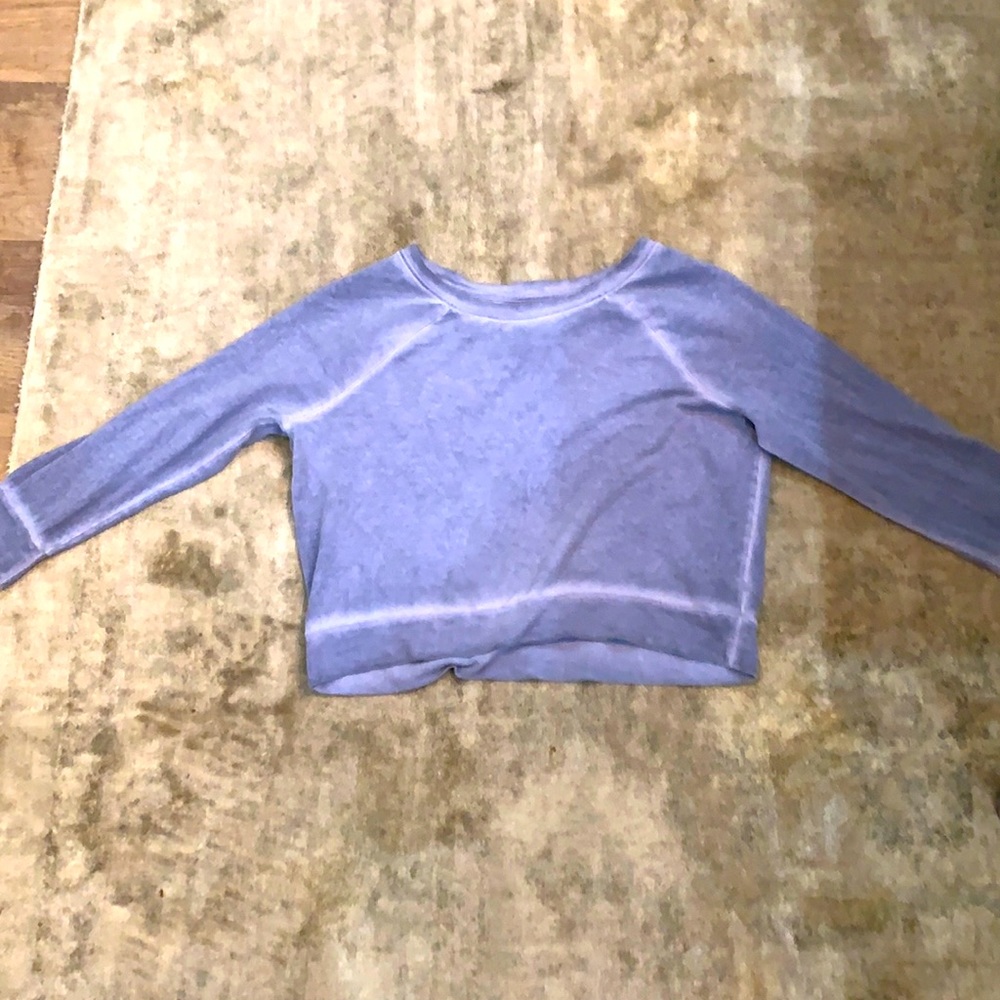 This purple blue crop top is comfortable and stylish,it’s not that crop. 📫📩📬